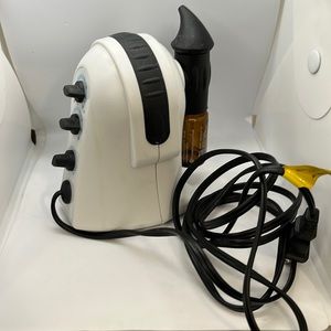 Essential Oils diffuser by ES Innovations, USA.